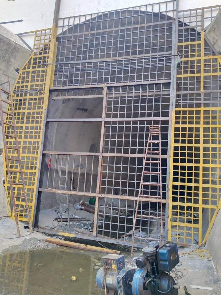 Dam, gate and tunnel works